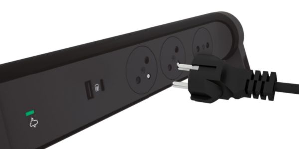 Rallonge multiprise avec 3 prises avec terre , 2 prises USB Type-A ,  interrupteur , support tablette et cordon 1,5m - noir - particulier
