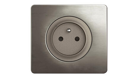 prise connectee titane graphite cwn 700x400