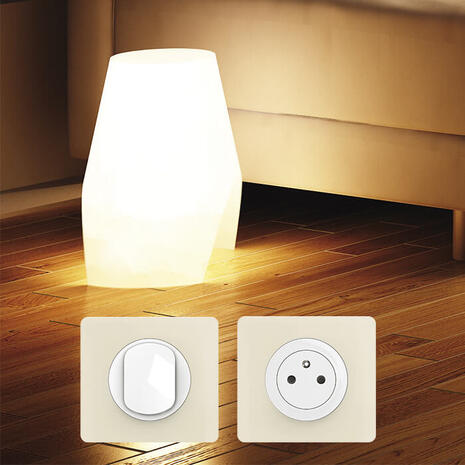 prise inter doigt flottant celiane amande lampe allumee 700x700