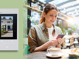 Interphone et smartphone : contrôler mon visiophone connecté à distance