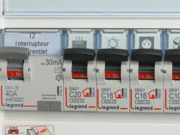 Installer un interrupteur différentiel dans mon tableau électrique