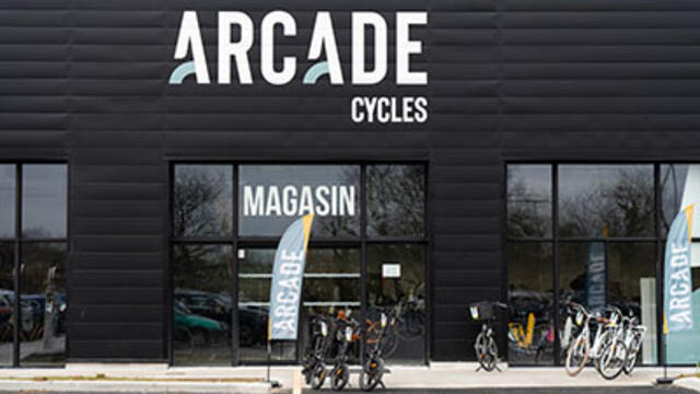 /sites/default/files/styles/640x360/public/arcade cycles facade magasin 400x230