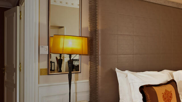 /sites/default/files/styles/640x360/public/art epure or satin suite hotel paris monaco 960x960 0