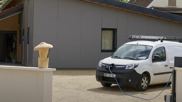 /sites/default/files/styles/640x360/public/voiture recharge electrique maison macon 960x960