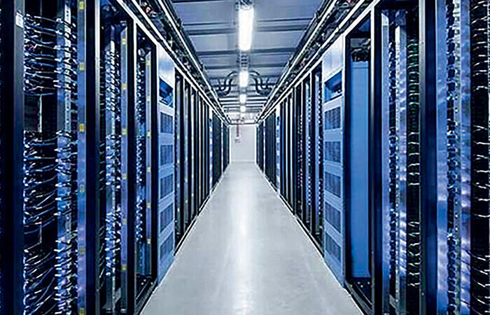 data center 700x450