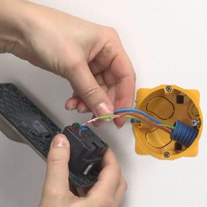 Installer une prise et un chargeur USB - particulier