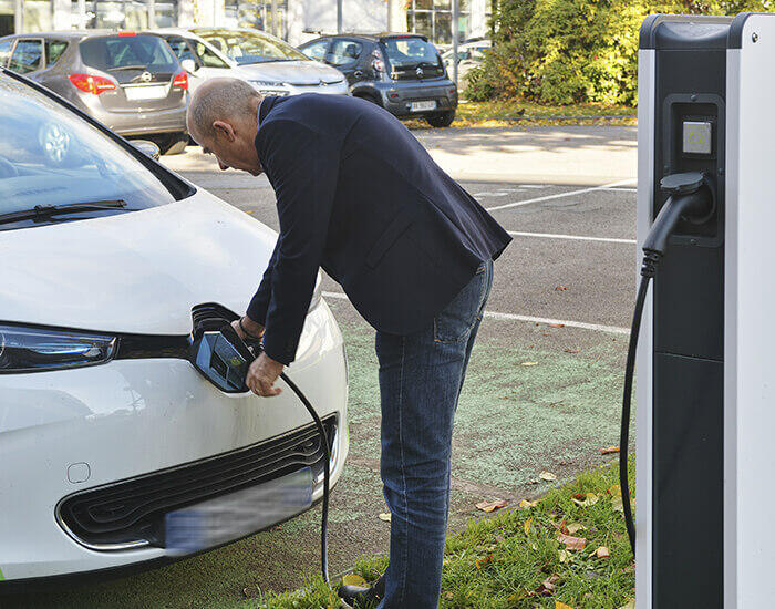 recharge vehicule electrique borne green up 700x550